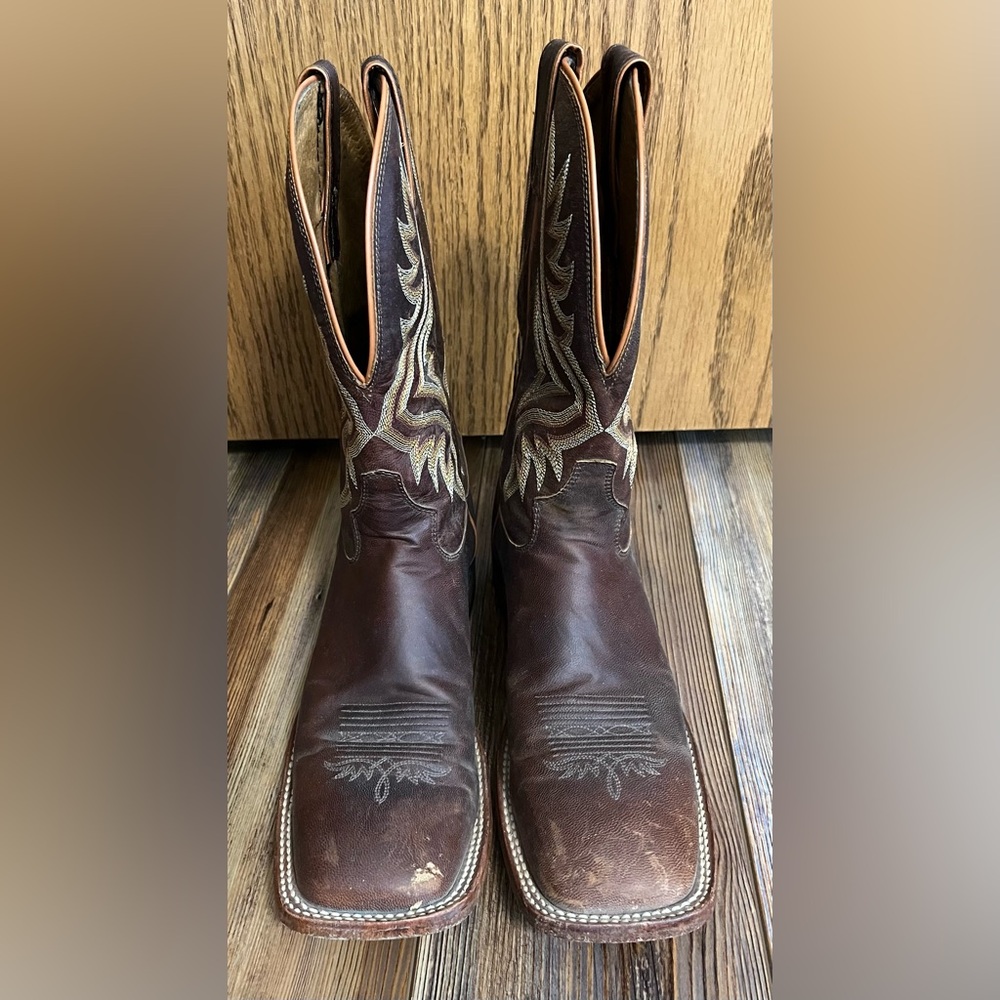 Men’s Tony Lama Boots. Style 7956. Size 9B